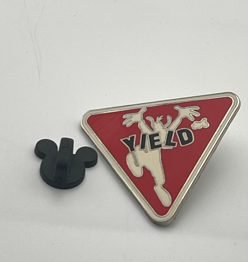 Walt Disney Pin Trading 2010 Goofy Yield Sign Official First Release Pin